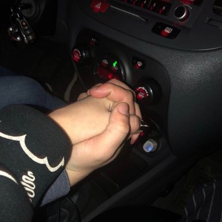 Логотип телеграм канала @dlydevchonok — для девчонок⚡️