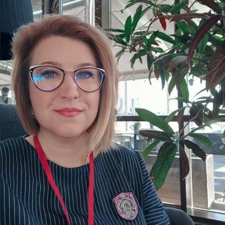 Логотип телеграм канала @doctortarakanova — Психотерапевт на диване или Помощь рядом)