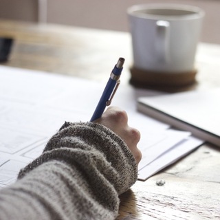 Логотип телеграм канала @drawerdesk — Верхний ящик письменного стола