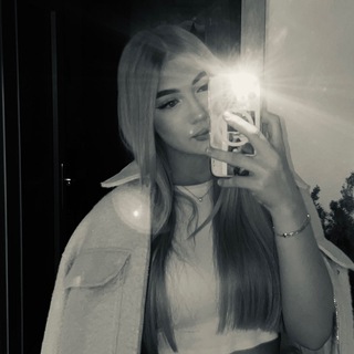 Логотип телеграм канала @e_eevelinaaaa — эвелиночка🤍