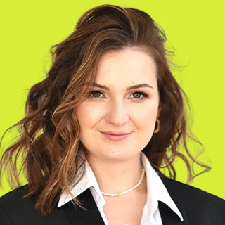 Логотип телеграм канала @easyplustt — Анна Синалеева: системные продажи через соцсети в 2026