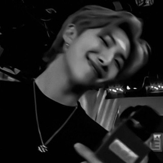 Logo saluran telegram edit_bts_video — 🖤┊𝐁𝐓𝐒 𝐄𝐝𝐢𝐭𝐬 ᵗⁱᵏᵗᵒᵏ🀄