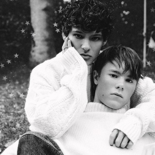 Логотип телеграм канала @edmarseveryday — young royals every day