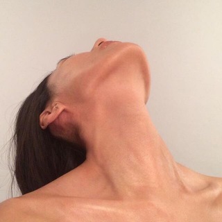 Логотип телеграм канала @ekranchik — na tvoem ekrane