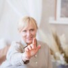 Логотип телеграм канала @elenavoevoda_school — Школа гипноза и телесных практик Елены Воевода