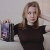 Логотип телеграм канала @elizavetabooks — лиза читает 🤍