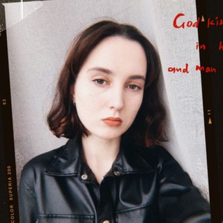 Логотип телеграм канала @englishtutor2001 — English freak 🤩
