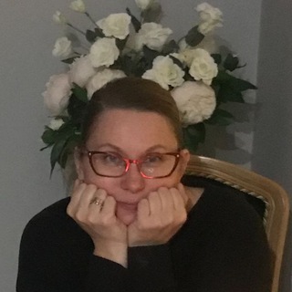 Логотип телеграм канала @estzenshiny — Есть женщины в русских селеньях.
