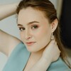 Логотип телеграм канала @evaspeaksschoolru — Языки для занятых 😌