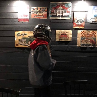 Логотип телеграм канала @evelonn — не люби.