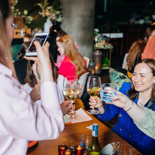 Логотип телеграм канала @eventmeuk — England Info | Мероприятия | Встречи | Лондон | Куда пойти / что посмотреть в Лондоне