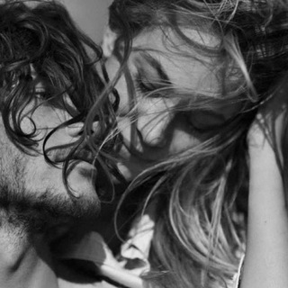 Логотип телеграм канала @ey_j1 — گیف لب عاشقانه لاو سکسی