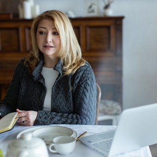 Логотип телеграм канала @fainaastro — Астролог Фаина Щербина