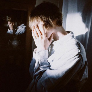 Логотип телеграм канала @feyrooom — фейрум🙏🏻