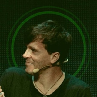 Логотип телеграм канала @ffreviews — Невероятные рецензии на фанфики