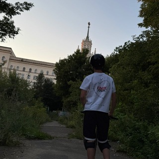 Логотип телеграм канала @finik_samokater10 — 🛴Финик🌴