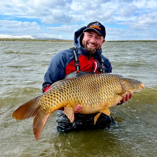 Логотип телеграм канала @fishing_minenko — Рыбалка с Петром Миненко