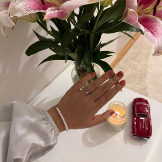 Логотип телеграм канала @floras_uz — Flora shop 🌊