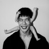 Логотип телеграм канала @g1rlnextdoor — 🫐мисс аутсайдер;;