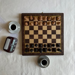 Логотип телеграм канала @gambetto_coffee — Кофе и Шахматы