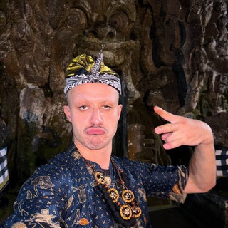 Логотип телеграм канала @geovaxue_official — GEO VAXUE