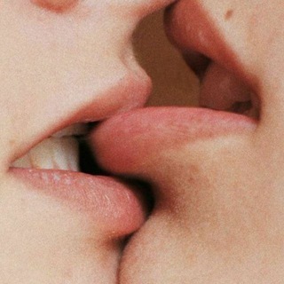 Logo of telegram channel gif_kiss_love10 — 💞Gif Kiss💞Hot.