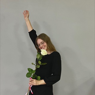 Логотип телеграм канала @girlwhobelievesinmiracles — ✨ Девочка, которая верит в чудеса ✨