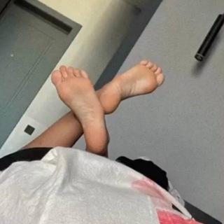 Логотип телеграм канала @glfetish — 💃🏻 ЖЕНСКИЕ НОЖКИ 💃🏼