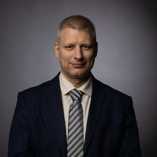 Логотип телеграм канала @hack_your_finances — Хакни финансы 📈 с Константином Понамаревым