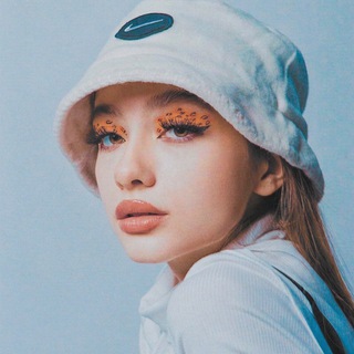 Логотип телеграм канала @hello_kattee — hello.kate
