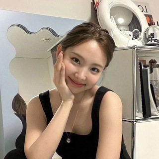 Логотип телеграм канала @helpfrriwixhub — ‘ tutorial fr Celine ! ?
