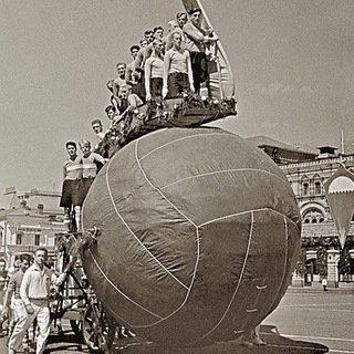 Логотип телеграм канала @his_foot — His foot | Футбол в контексте истории
