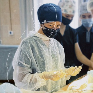 Логотип телеграм канала @honey_medicine — мед для души🤍