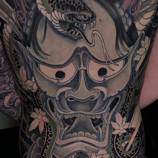 Логотип телеграм канала @hottattoo_moscow — Японская татуировка в Москве