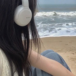 Логотип телеграм канала @hugs_of_autumn — 彡 . 🎧 ⲥυⲙⲃⲟⲗы ° ☁️ ᶻ z .