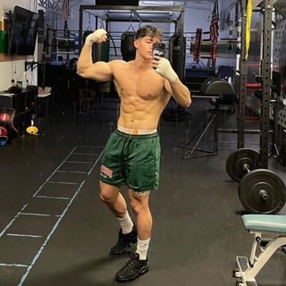 Telegram каналынын логотиби hunk_worship — 𝙃𝙪𝙣𝙠 𝙒𝙤𝙧𝙨𝙝𝙞𝙥: Workout 🏋🔥