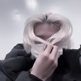 Логотип телеграм канала @hwang_hyunjinwwwww — стикеры/гиф/авы/темы k-pop🧚