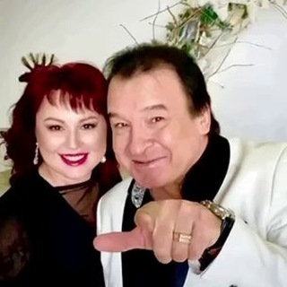 Логотип телеграм канала @idris_kalimullin — Идрис и Гузель КАЛИМУЛЛИНЫ 🎙🎻