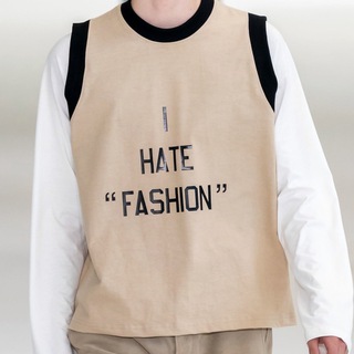 Логотип телеграм канала @ihatefashion — i hate fashion 💙💛