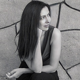 Логотип телеграм канала @intoperfumes — Особиста річ. Про парфуми.