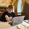 Логотип телеграм канала @iosnaeasy — Leva Ostrovskiy: IT