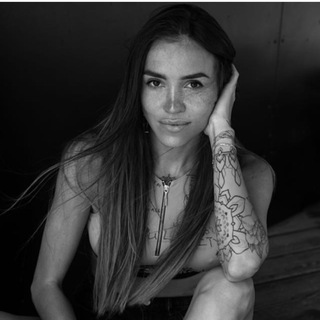 Логотип телеграм канала @ira_shmarinova_tattoo — Ira_shmarinova tattoo