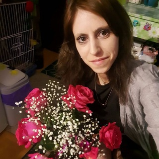 Логотип телеграм канала @iriska35lilian — ФЛОРИВЭЛ👍😊😁💋добро пожаловать.немного художница,писатель стихов и флорист.😘💋в стадии развития..