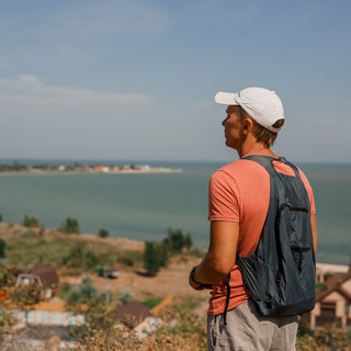 Логотип телеграм канала @isaev_psy_travel — Путешествия со смыслом. Александр Исаев