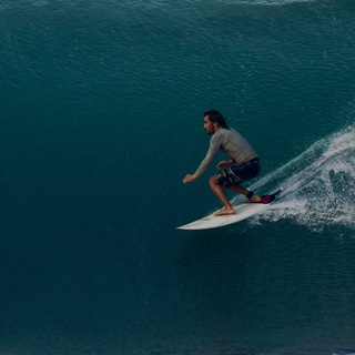 Логотип телеграм канала @isurfclub — Про серфинг от Булата