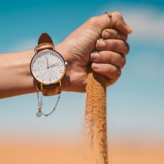 Логотип телеграм канала @itabout_time — самое время