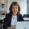 Логотип телеграм канала @juliamatem1 — Юлия Кулик = математика. Про ЕГЭ с любовью