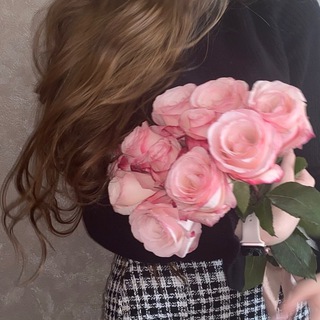 Логотип телеграм канала @juliasarchive — 𝐉’𝐬 𝐚𝐫𝐜𝐡𝐢𝐯𝐞