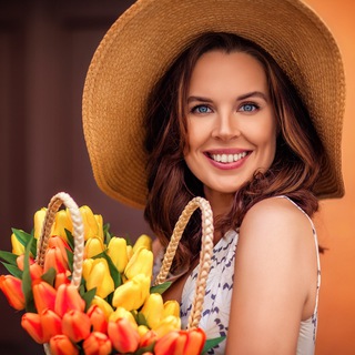 Логотип телеграм канала @juliesaturome — JULIE SATU ROME