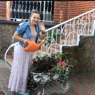 Логотип телеграм канала @julin_domvcvetah — @julin_domvcvetah